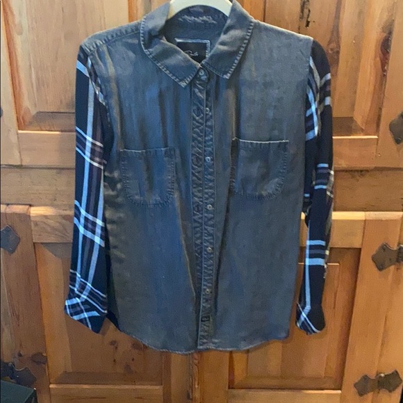 Rails button down top - Picture 1 of 2